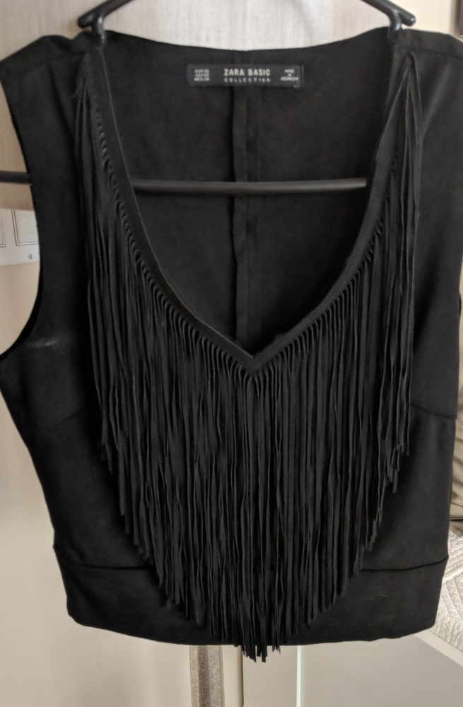 Women's black Zara crop top